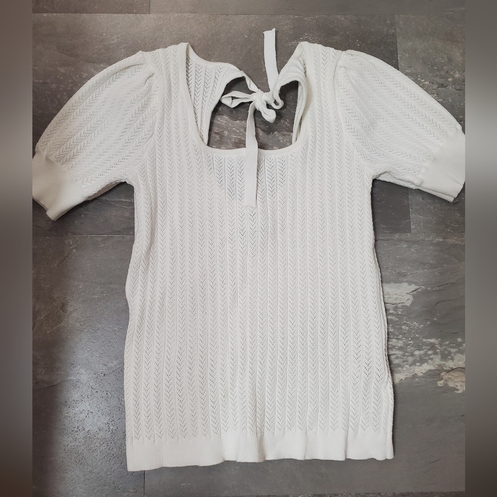 FRNCH Paris Elegant White Knit Short Sleeves Top. Partial Open Back. Bow. S.